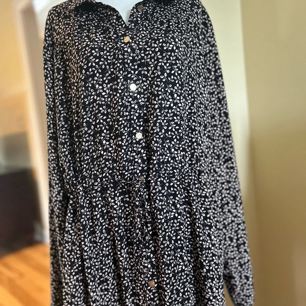 Draper James Floral Black and White Women's Dress - Picture 10 of 13
